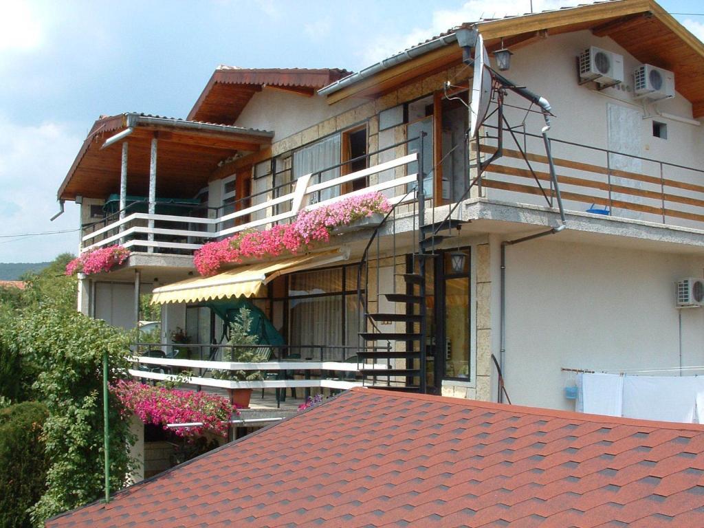 Villa Summer House Saints Constantine and Helena Exterior photo